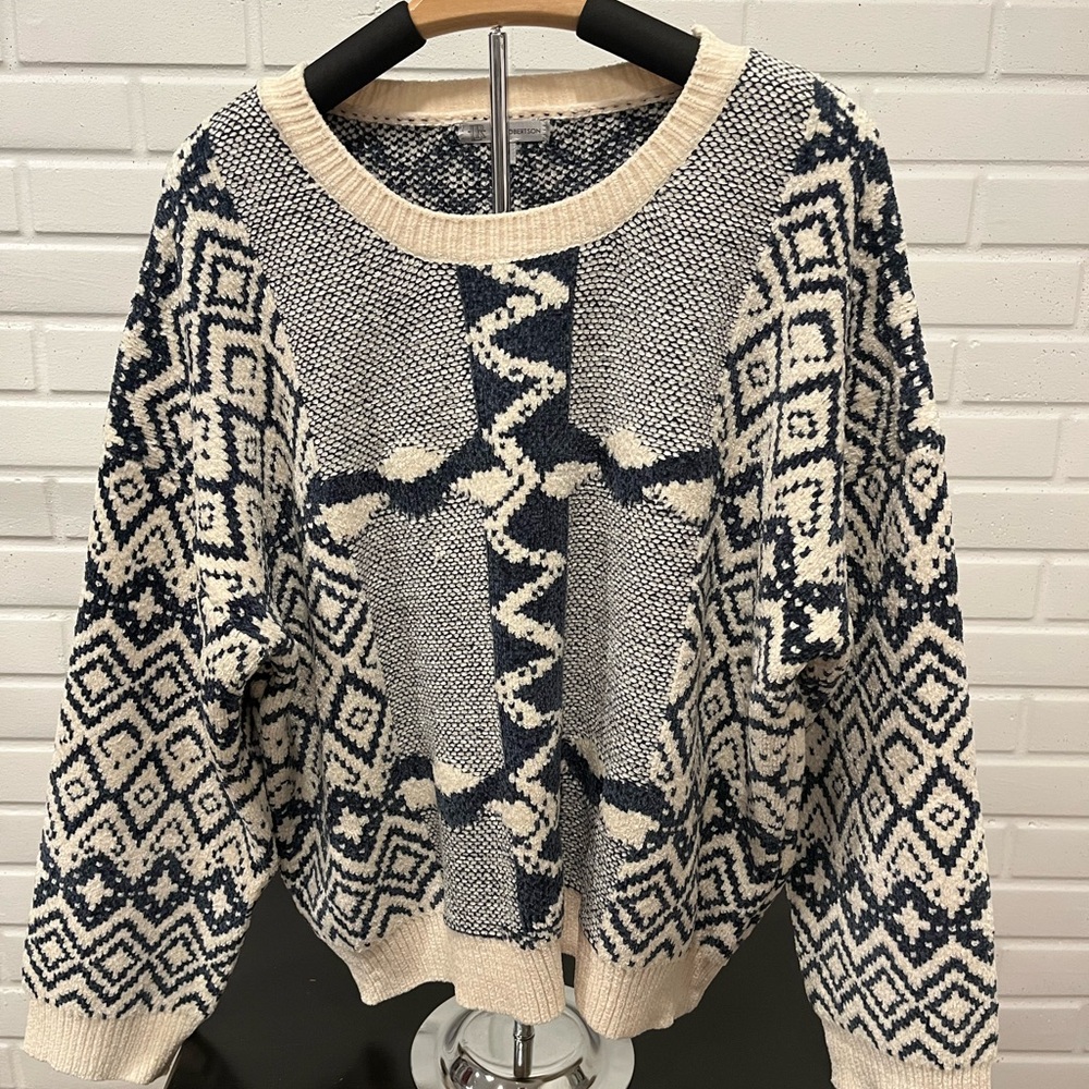 Lisa Robertson Chic Geometric Patterned Sweater